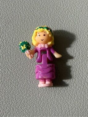 Polly Pocket Figure